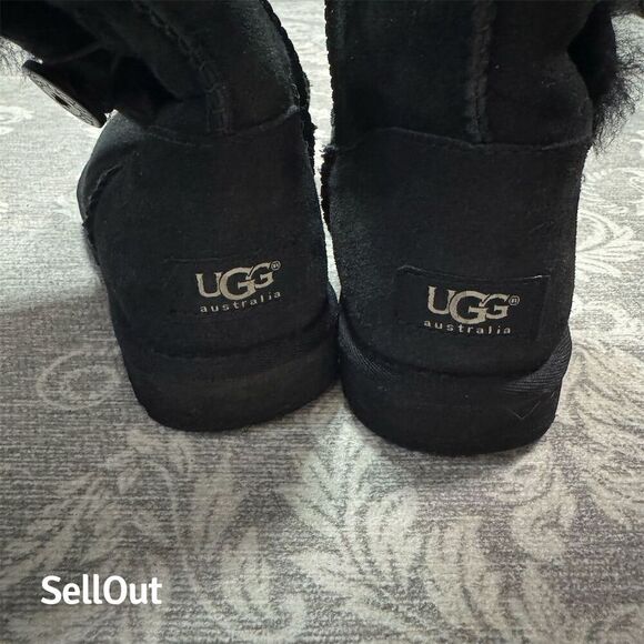 UGG Women's Bailey Button Triplet II Black Boots Size 6 Standard - Picture 5 of 10